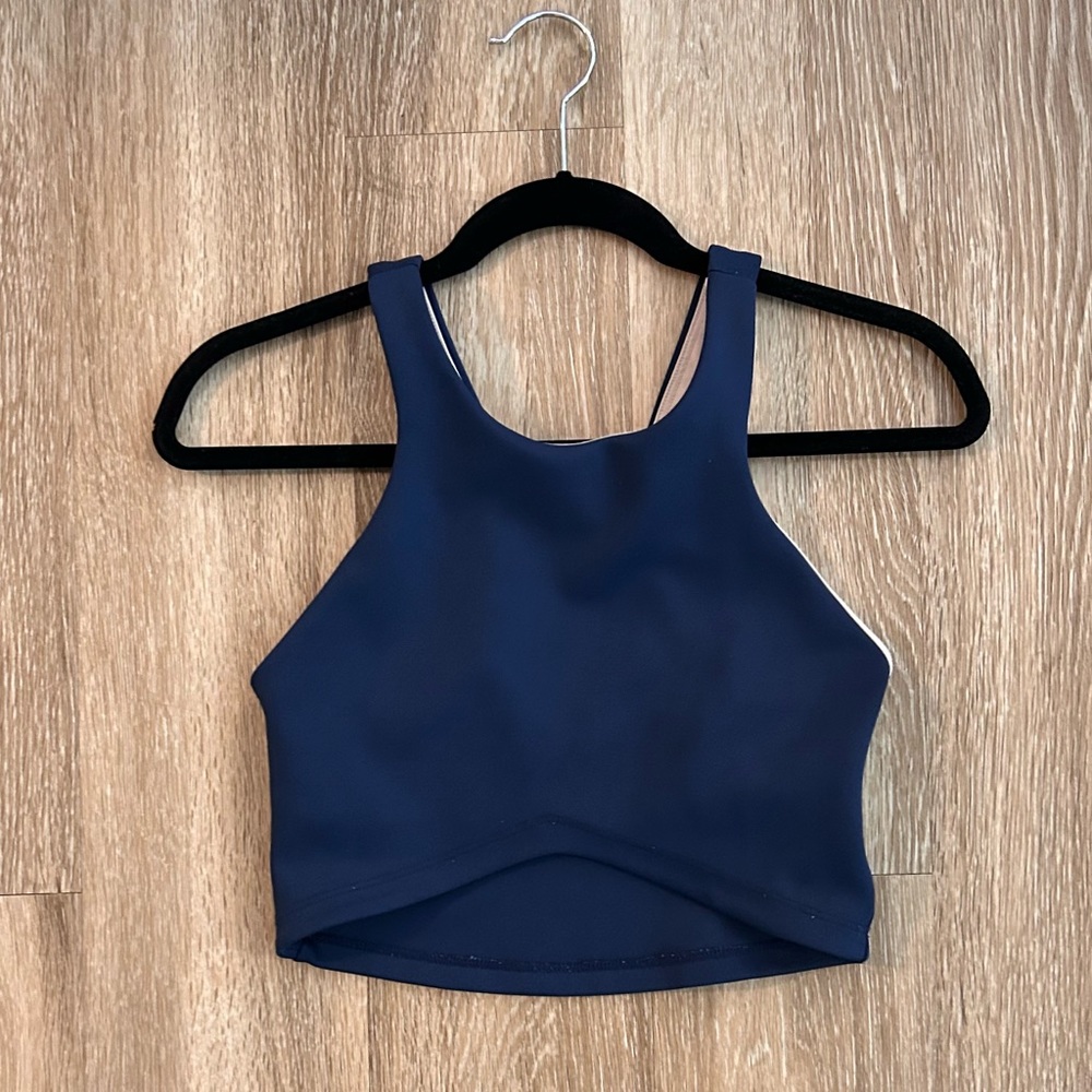 Heroine Sport Defined Top